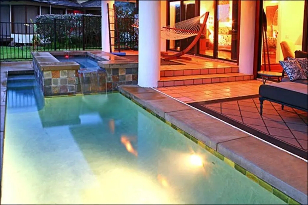 Elegant With Hot Tub And Pool In Princeville *