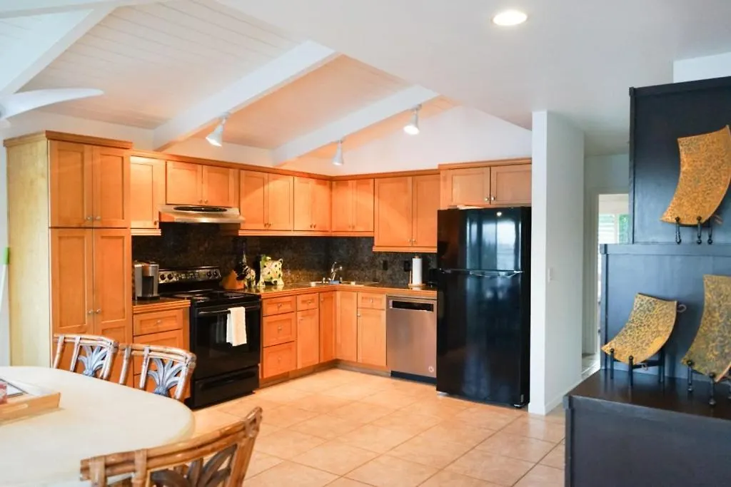 Hale Kipa | Perched On The Bluffs