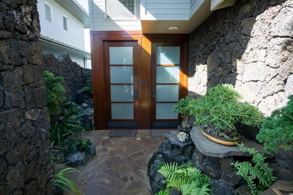 Hale Kipa | Perched On The Bluffs Holiday home
