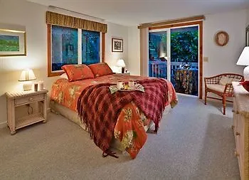 Hotel Hale Kua Guests